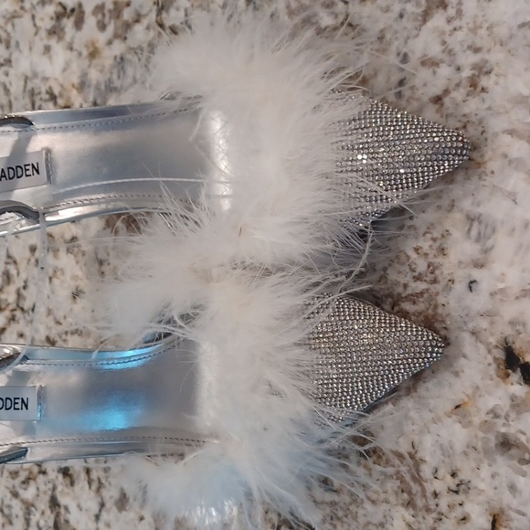 NEW Steve Madden Alexis-R Feather and Rhinestone Slingback Pumps SZ 8.5 M - Picture 11 of 16